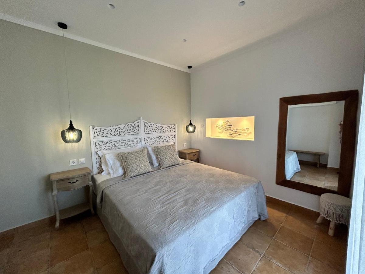 Calliopes By The Sea Boutique Suites Paralia Dionysiou Luaran gambar