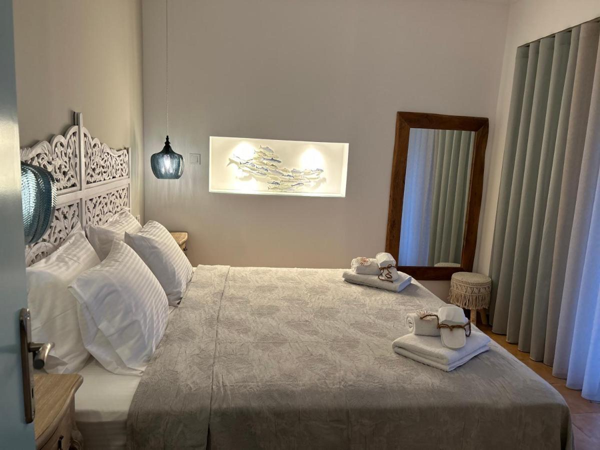 Calliopes By The Sea Boutique Suites Paralia Dionysiou Luaran gambar