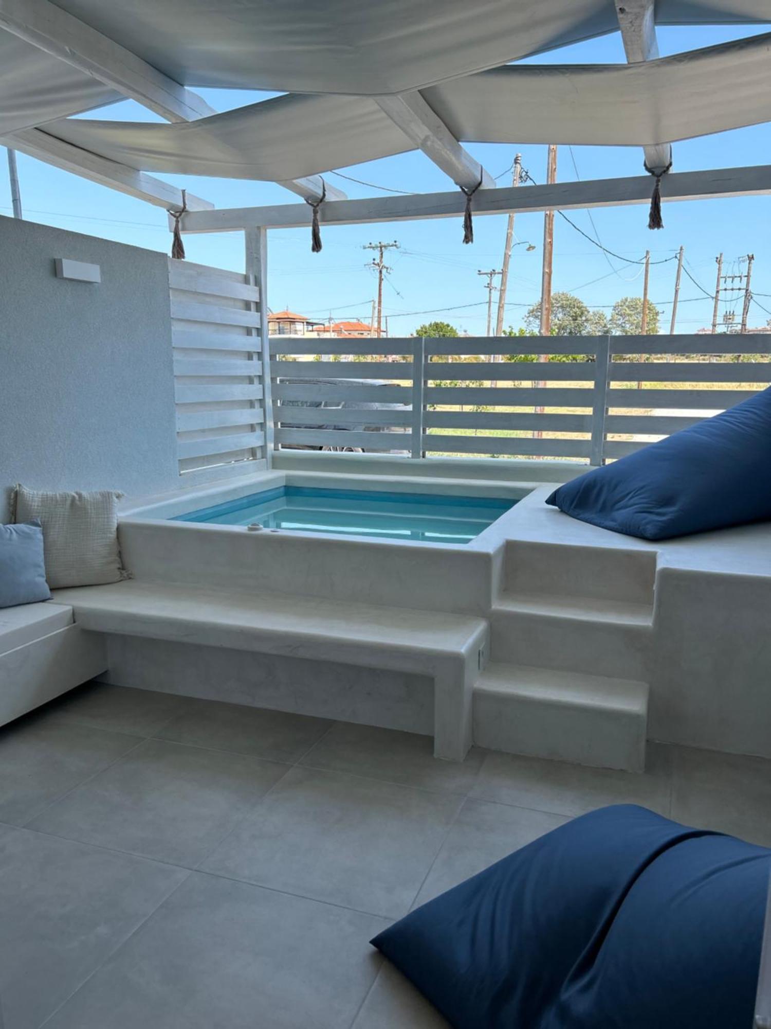 Calliopes By The Sea Boutique Suites Paralia Dionysiou Luaran gambar