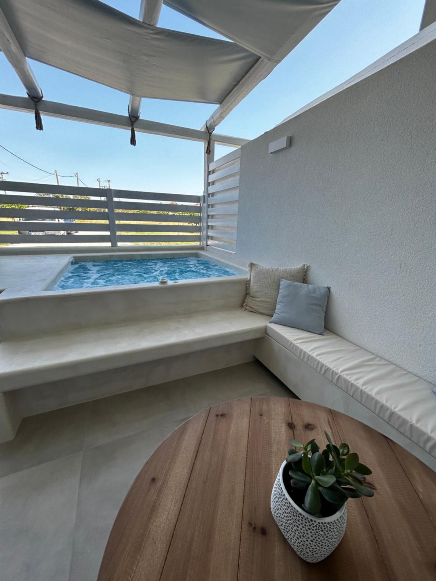 Calliopes By The Sea Boutique Suites Paralia Dionysiou Luaran gambar